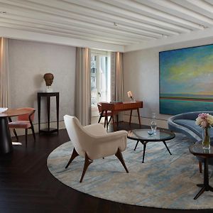 One-Bedroom Monet King Suite